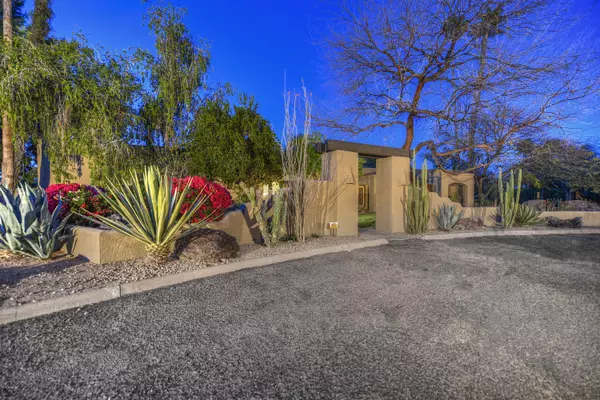 Paradise Valley, AZ 85253,5702 E VIA BUENA Vista