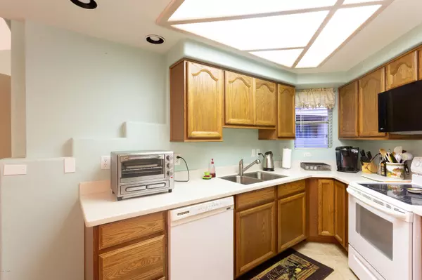 Phoenix, AZ 85020,10410 N CAVE CREEK Road #1060