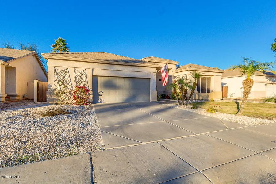 94 E SMOKE TREE Road, Gilbert, AZ 85296