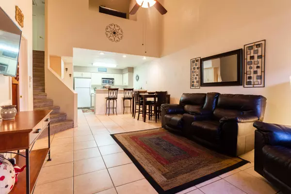 Phoenix, AZ 85032,3302 E AIRE LIBRE Avenue #104