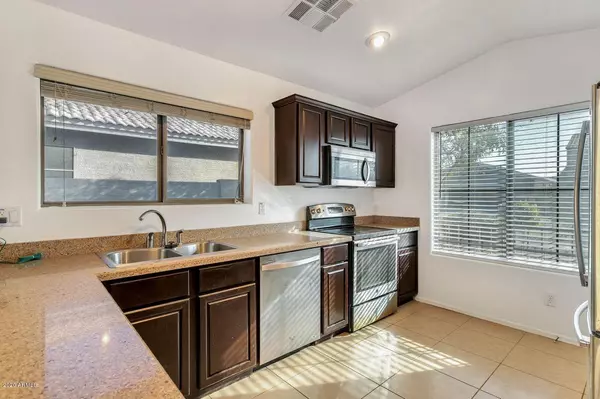 Phoenix, AZ 85041,2452 W PARKWAY Drive