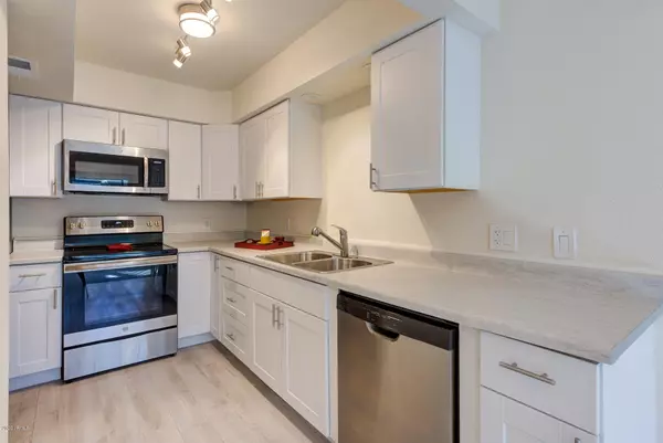 9050 N 51ST Lane, Glendale, AZ 85302
