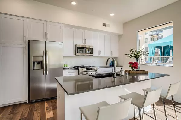 Scottsdale, AZ 85251,7300 E EARLL Drive #1012