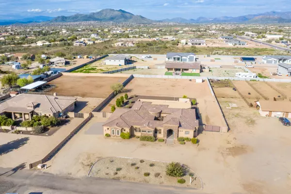 Phoenix, AZ 85086,810 W HIDDEN VALLEY Drive