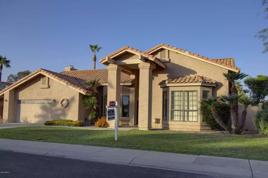 1050 W NEWPORT BEACH Drive, Gilbert, AZ 85233