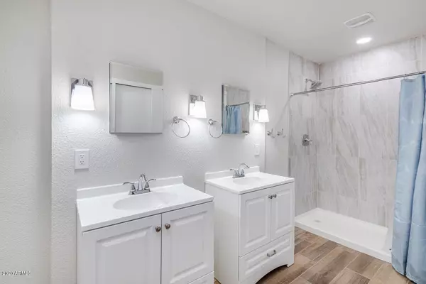 Mesa, AZ 85210,851 W PERALTA Avenue