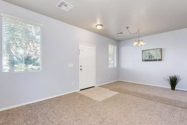 Phoenix, AZ 85043,5205 W ILLINI Street