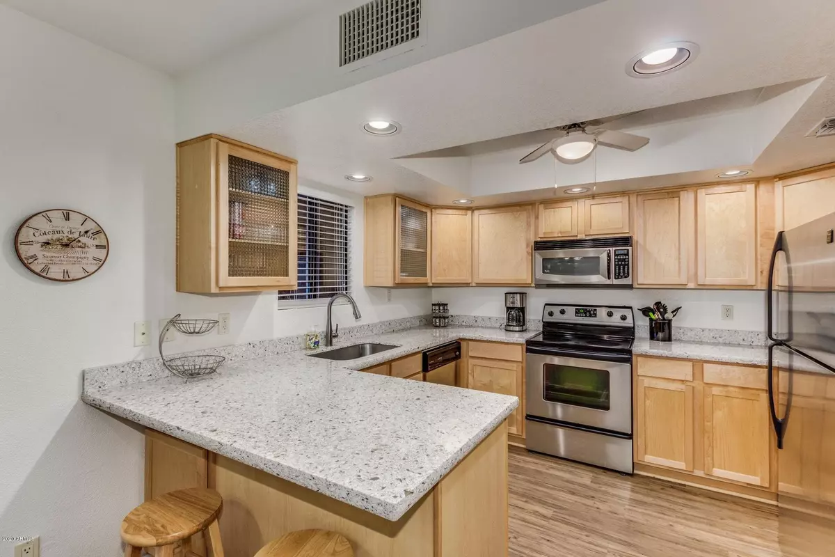 Phoenix, AZ 85032,12222 N PARADISE VILLAGE Parkway S #336