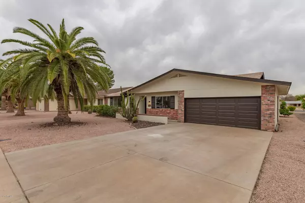 933 LEISURE WORLD --, Mesa, AZ 85206