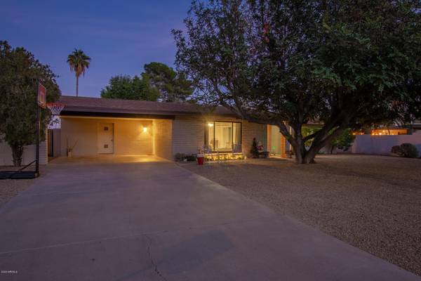 Phoenix, AZ 85028,10611 N 25TH Place