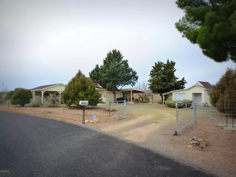 15762 S PALOMINO Road, Mayer, AZ 86333