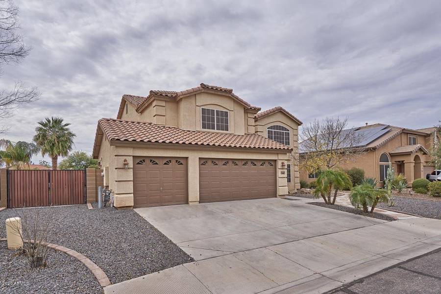 31488 N BLACKFOOT Drive, San Tan Valley, AZ 85143