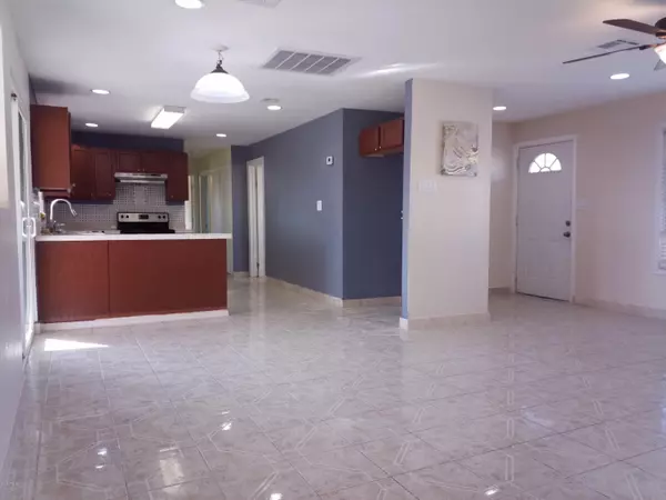 Eloy, AZ 85131,403 E 3RD Street