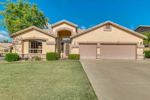 6830 E MIRABEL Avenue, Mesa, AZ 85209