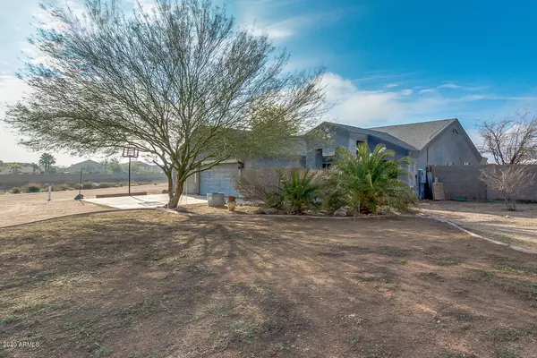 San Tan Valley, AZ 85143,341 W SILVERDALE Road