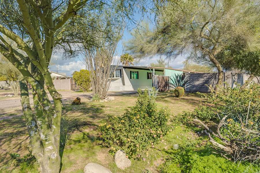 677 N VALLEY Drive, Apache Junction, AZ 85120