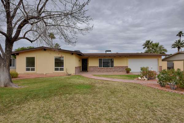 Phoenix, AZ 85028,2526 E MERCER Lane