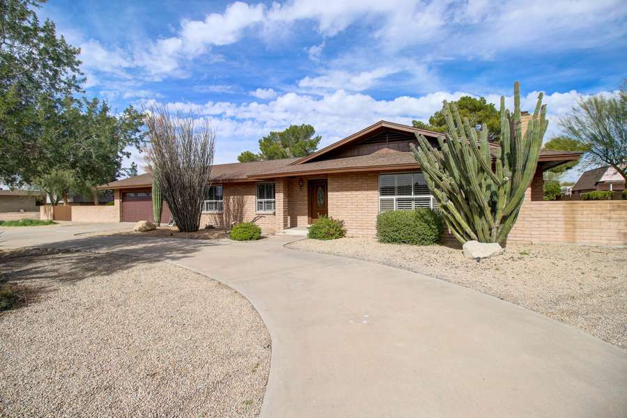 7330 W BLUEFIELD Avenue, Glendale, AZ 85308