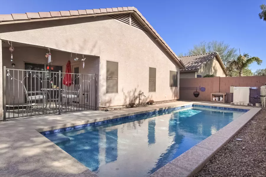 333 W DEXTER Way, San Tan Valley, AZ 85143