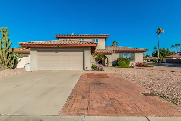 2702 W MESETO Circle, Mesa, AZ 85202