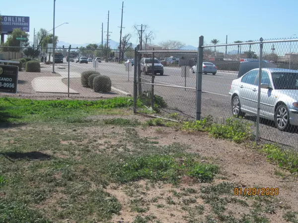 Glendale, AZ 85303,7111 N 83RD Avenue #004