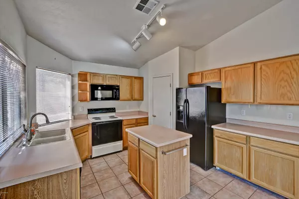 Gilbert, AZ 85296,2135 E CATCLAW Street