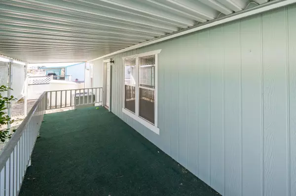 Phoenix, AZ 85022,1955 E Grovers Avenue #16