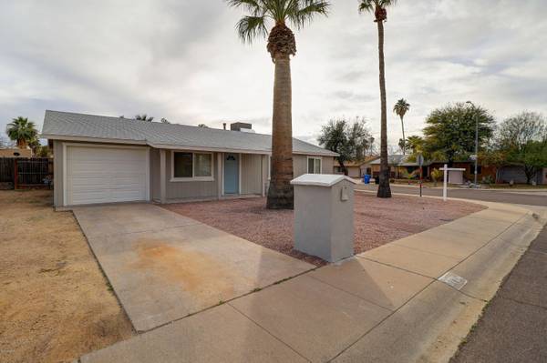 3731 E SURREY Avenue, Phoenix, AZ 85032