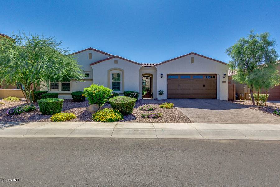 2233 E TOMAHAWK Drive, Gilbert, AZ 85298