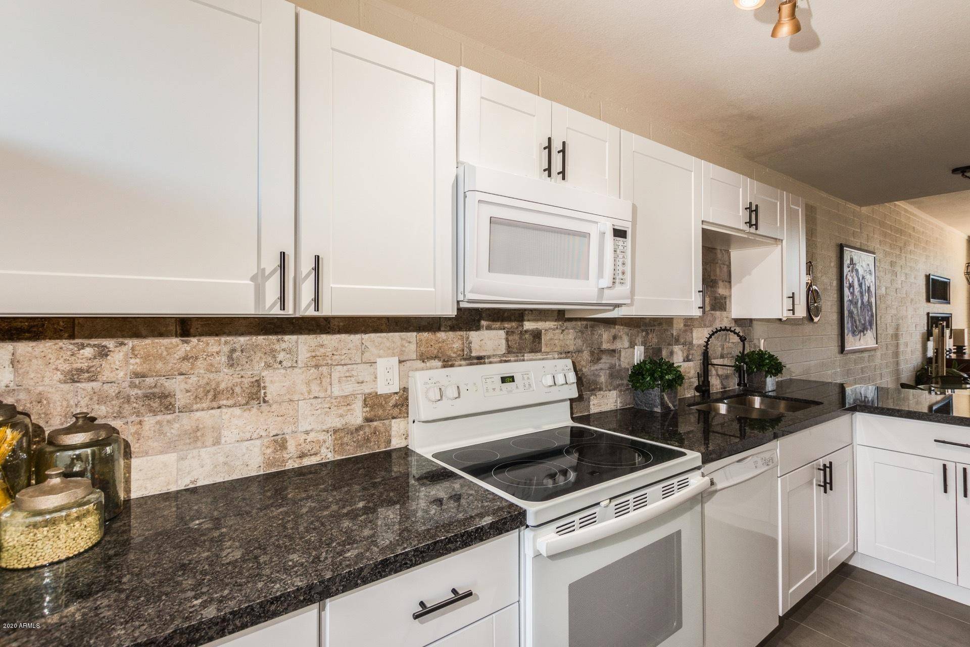 Phoenix, AZ 85018,3660 E MONTECITO Avenue #16