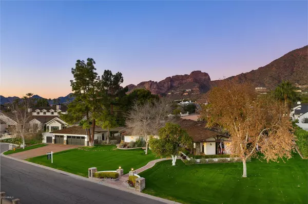 Phoenix, AZ 85018,5104 E CALLE DEL NORTE --