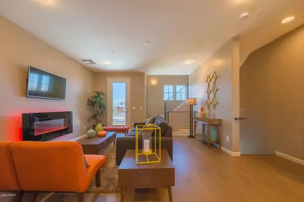 Tempe, AZ 85282,2090 S DORSEY Lane #1048