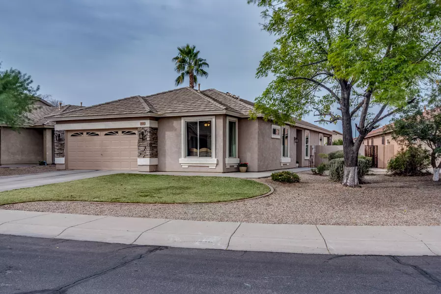 836 S Nielson Court, Gilbert, AZ 85296