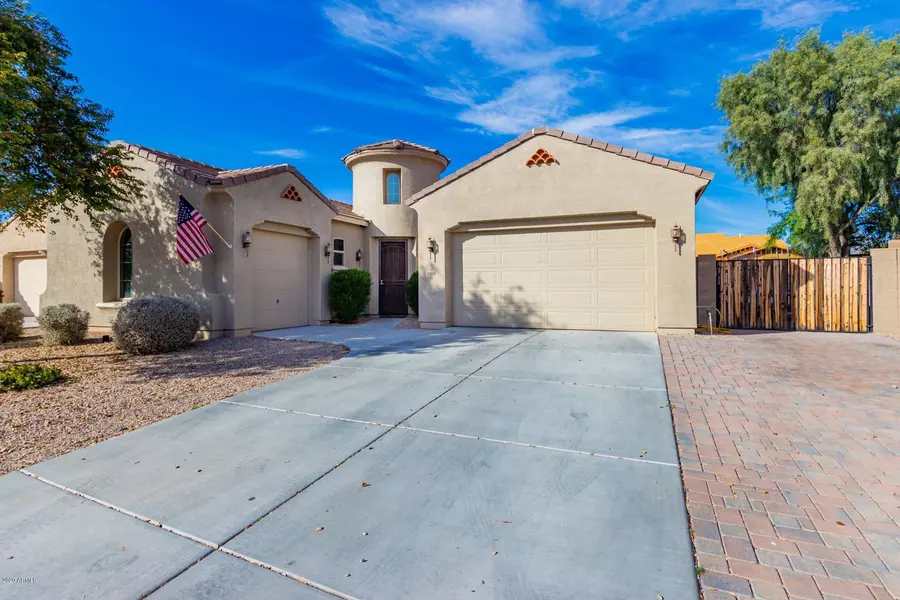 2560 E IRIS Drive, Chandler, AZ 85286