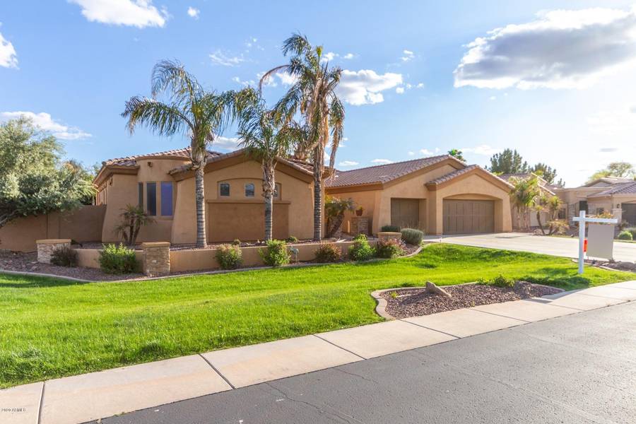 675 E COUNTY DOWN Drive, Chandler, AZ 85249