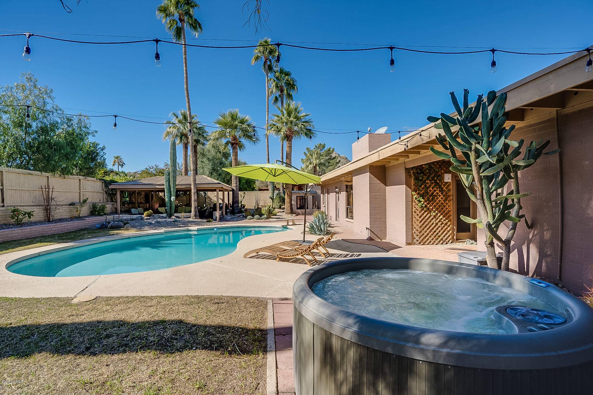Phoenix, AZ 85028,2423 E SHANGRI LA Road