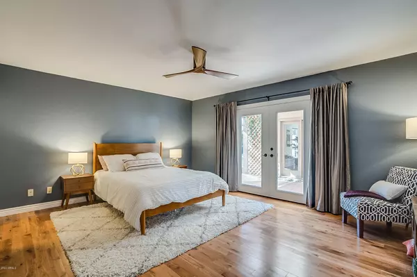 Phoenix, AZ 85028,2423 E SHANGRI LA Road