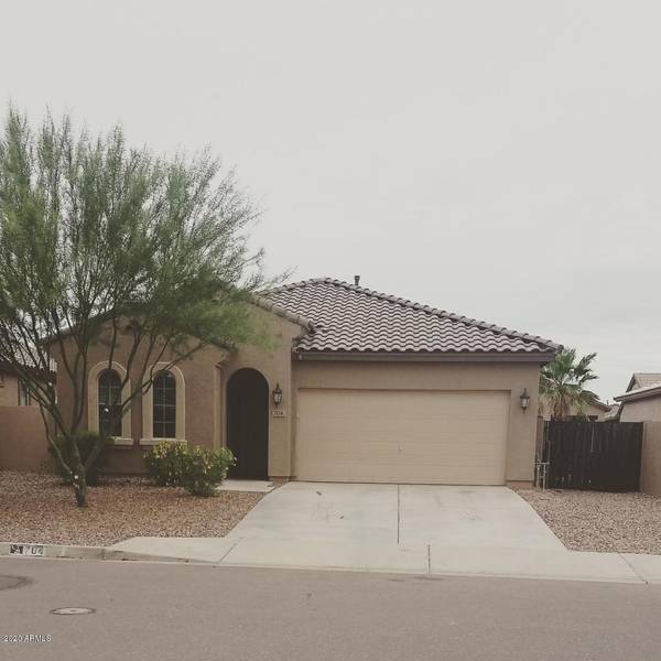 704 E CANYON ROCK Road, San Tan Valley, AZ 85143