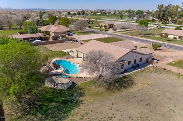 San Tan Valley, AZ 85140,661 W VIA DE PALMAS --