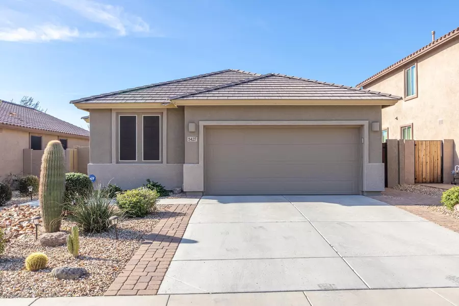 5427 W FETLOCK Trail, Phoenix, AZ 85083