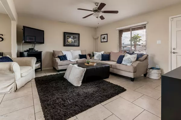 Phoenix, AZ 85032,2926 E SURREY Avenue