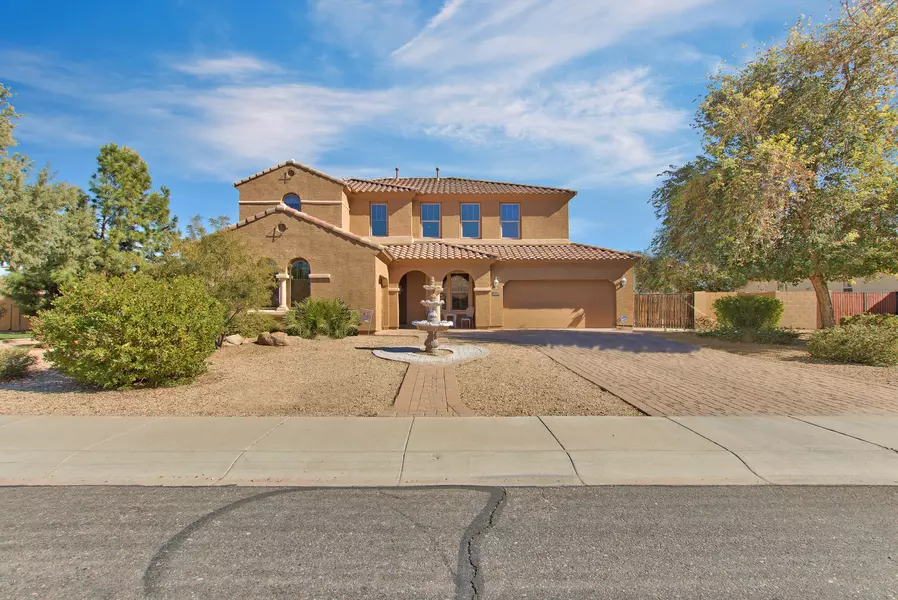 2751 S ROANOKE Street, Gilbert, AZ 85295