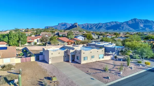 9478 E DEL MONTE Avenue, Gold Canyon, AZ 85118
