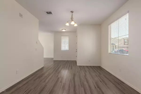 Phoenix, AZ 85043,5424 W FULTON Street