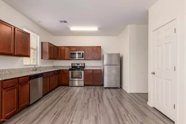 Phoenix, AZ 85043,5424 W FULTON Street