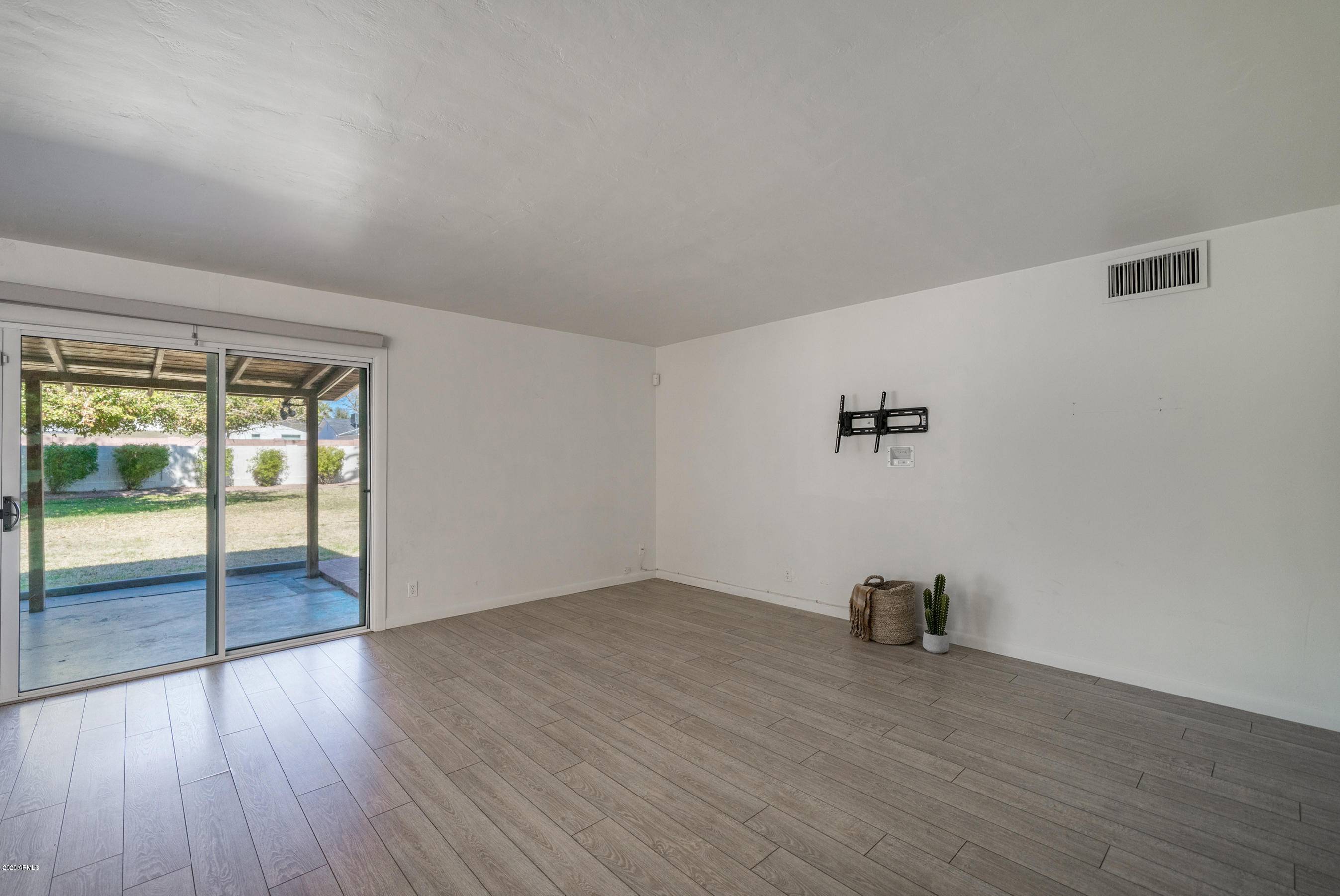 Phoenix, AZ 85018,3530 E MEADOWBROOK Avenue