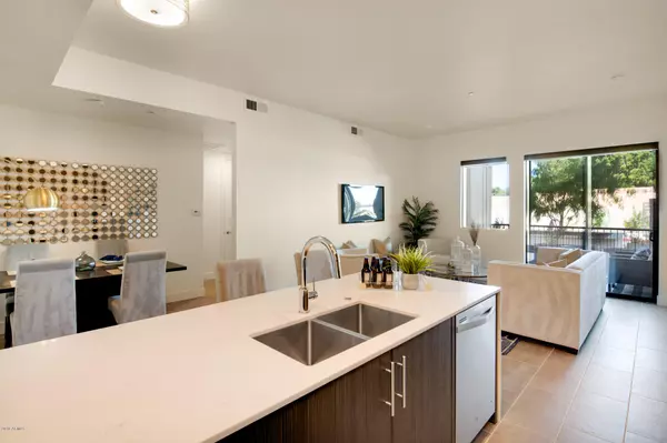 Scottsdale, AZ 85251,7300 E EARLL Drive #4021