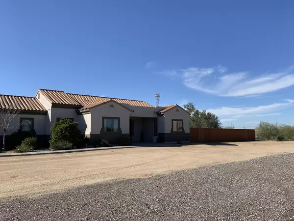 19414 E HUNT Highway, Queen Creek, AZ 85142