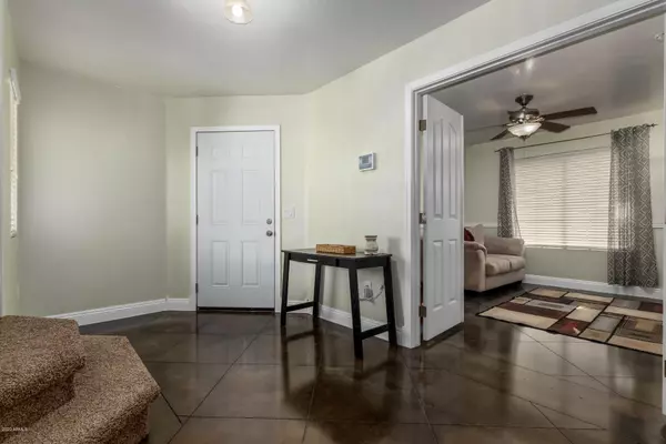 Glendale, AZ 85303,7660 W KRALL Street