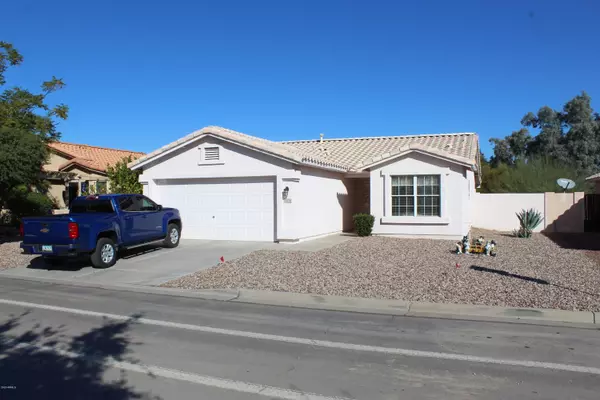 20056 N Coyote Lakes Parkway, Surprise, AZ 85378